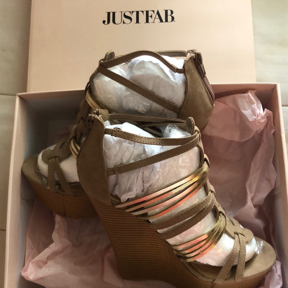 JUST FAB  BEIGE/GOLD HIGH WEDGES
